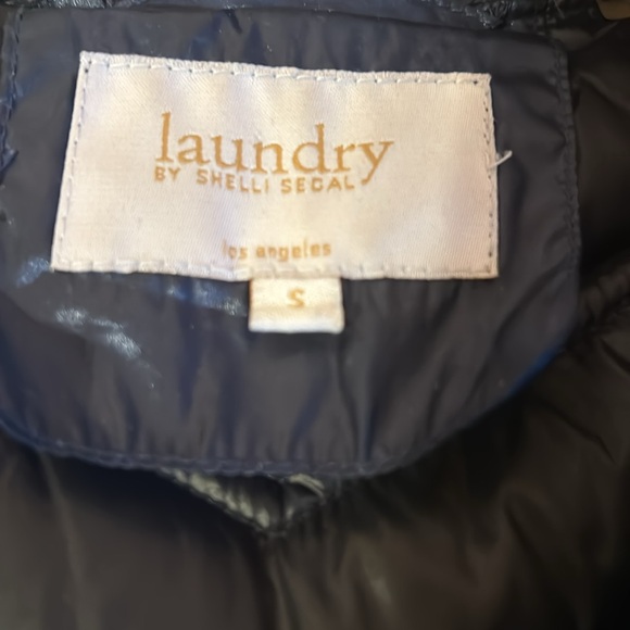 Dark blue jacket with attached hood. Long zipper - Picture 3 of 4